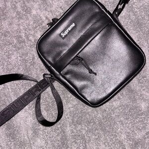 Supreme Black Messenger Bag Sleek Modern Design